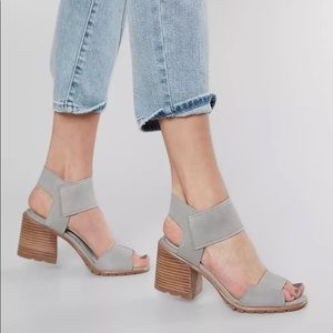 Sorel Nadia Leather Heeled Sandal